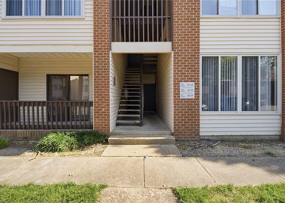 1st image of 28 Pacific Dr #2