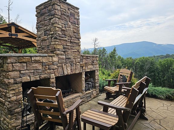 3rd image of 2729 Hatcher Mountain Rd