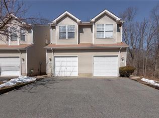 1142 Oakcroft Ln #1142, Somerset, NJ 08873