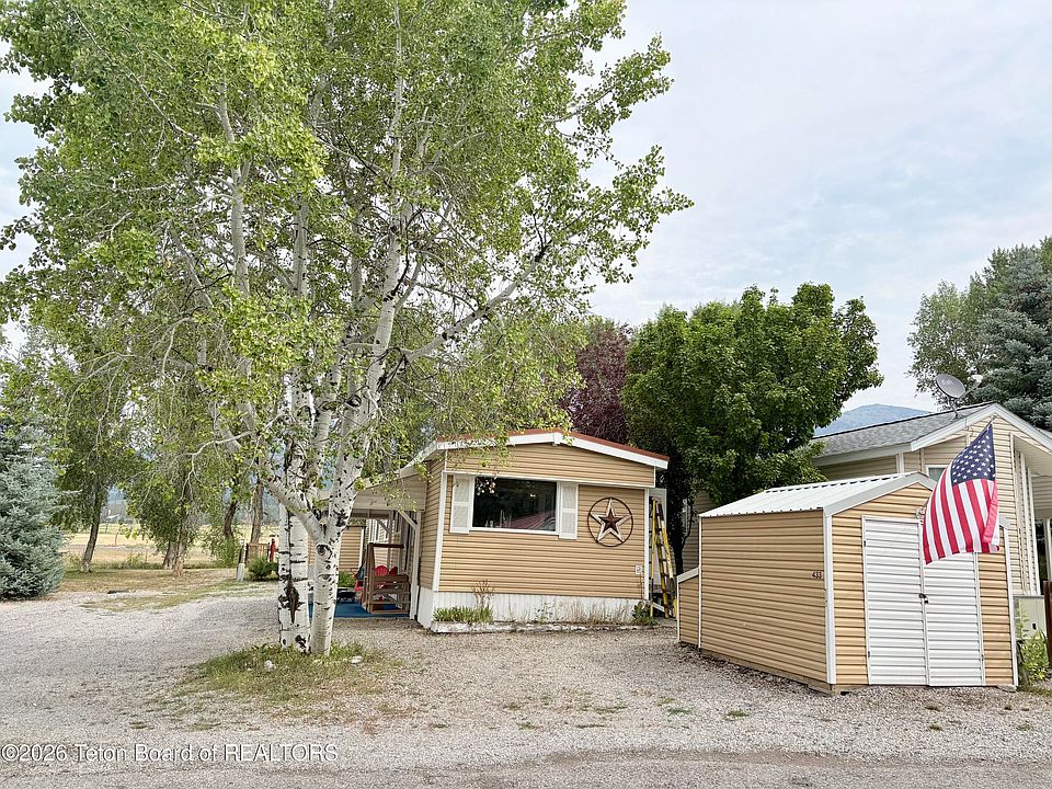 1st image of 433 Saddleman Dr