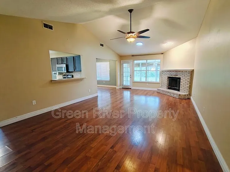 1845 Weston Cir — Photo 5
