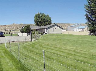 1556 N Dallas Rd, Benton City, WA 99320