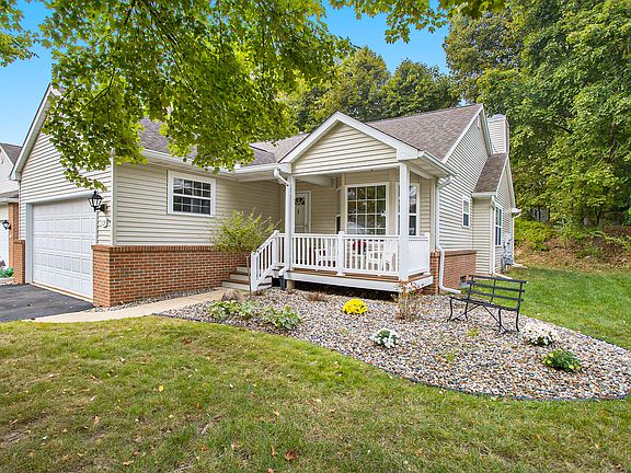 2nd image of 125 Chauncey Ct