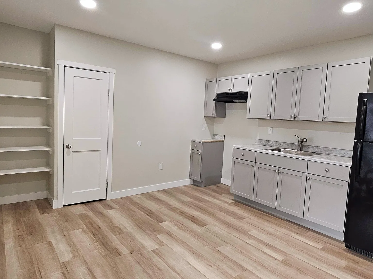 1 bed, 400 sqft, $1,500 — Photo 3