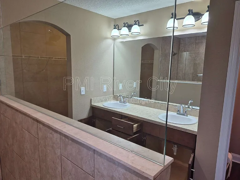 53671 Carrington Dr — Photo 42