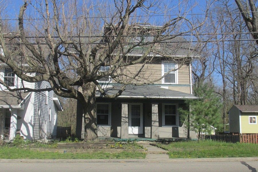 1st image of 2017 W Schantz Ave