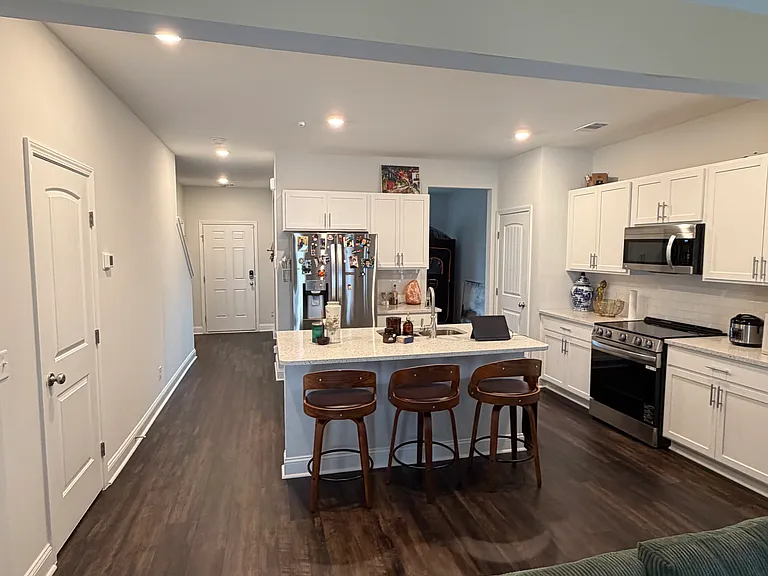 209 Glick Way — Photo 4