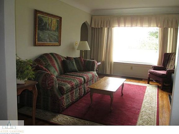 5th image of 3915 N Grand River Ave