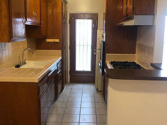 3rd image of 11727 Mayfield Ave #X