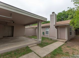 6811 Enchanted Springs Dr, San Antonio, TX 78249