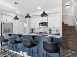 17 NE Mahogany Ter SE, Calgary, AB T3M 0R5
