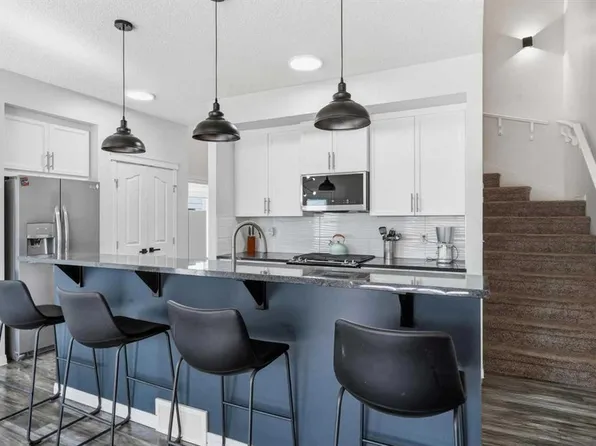 17 NE Mahogany Ter SE, Calgary, AB T3M 0R5