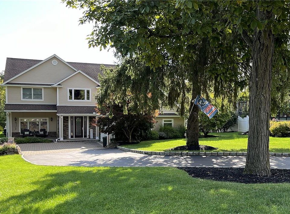 1st image of 8 Gerke Avenue
