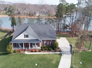 7945 Harbor Master Ct, Denver, NC 28037