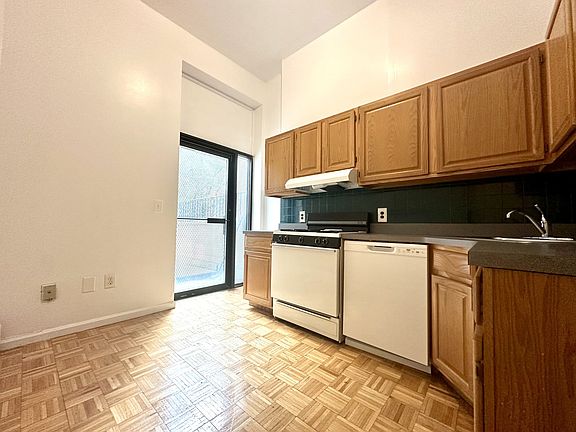 3rd image of 306 W 106th St #2B