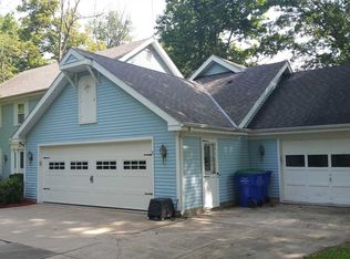 16737 Darling Rd, Woodburn, IN 46797