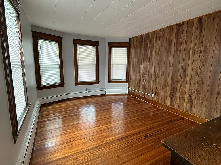 27 Norman St #1 — Photo 2