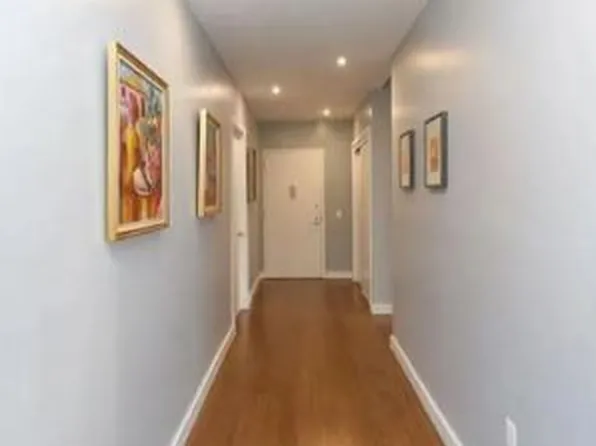 365 Bridge Street image 14 of 26