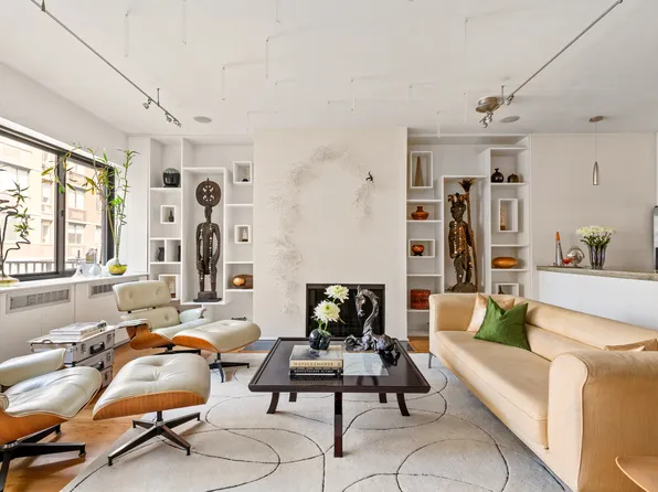 529 West 42nd Street image 2 of 17