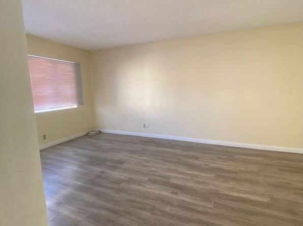 1955 S Sherbourne Dr UNIT 9