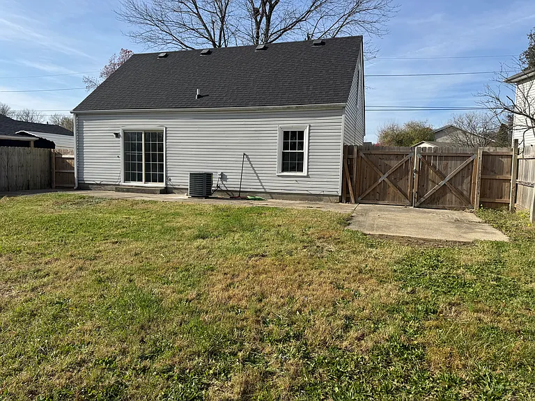 10511 Hillpark Dr — Photo 4