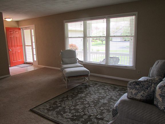 3rd image of 7384 Countryshire Ln