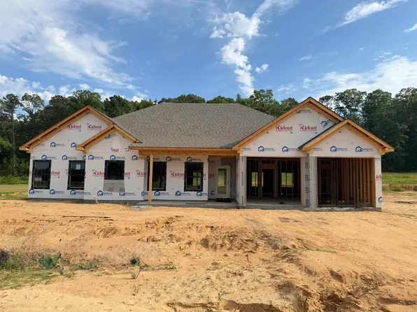 1136 Duke Dr, Bauxite, AR 72011