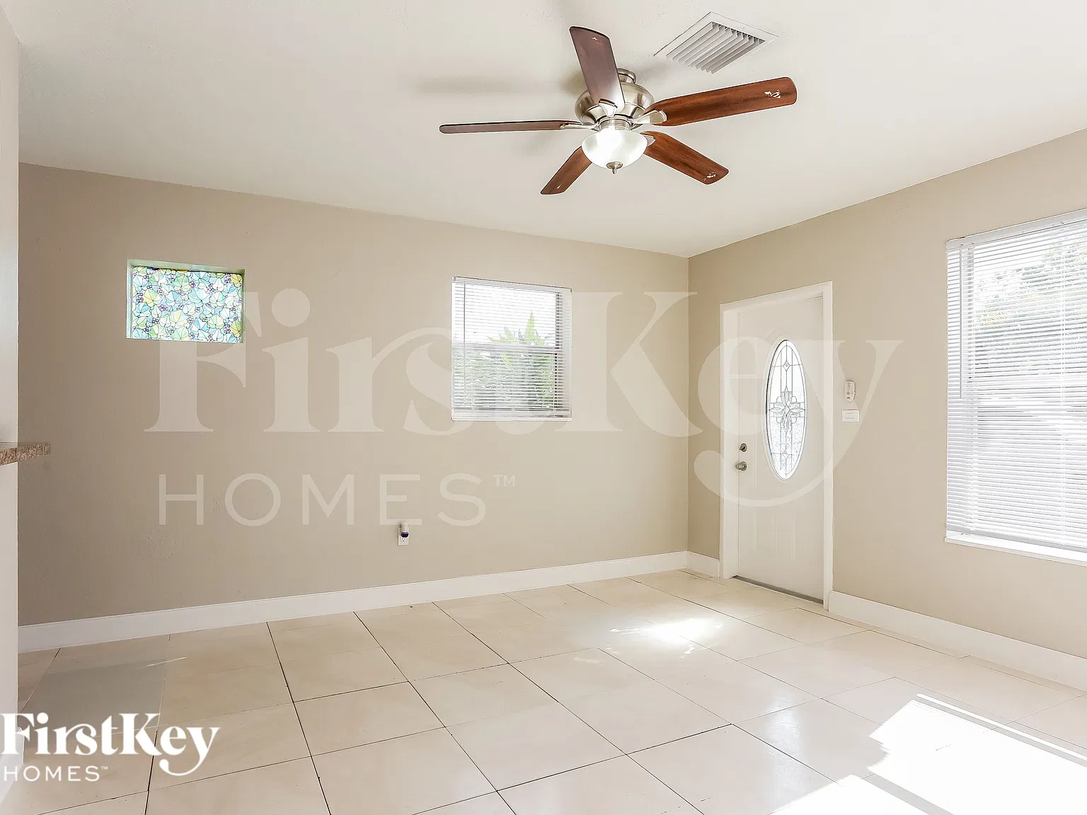 3 bed, 1.0 bath, 933 sqft, $2,230 — Photo 3