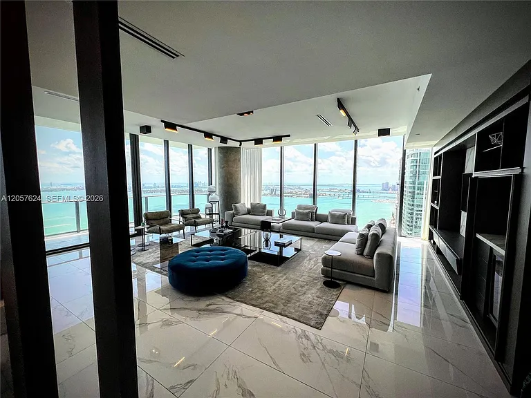 3131 NE 7th Ave #Penthouse 4901 — Photo 3