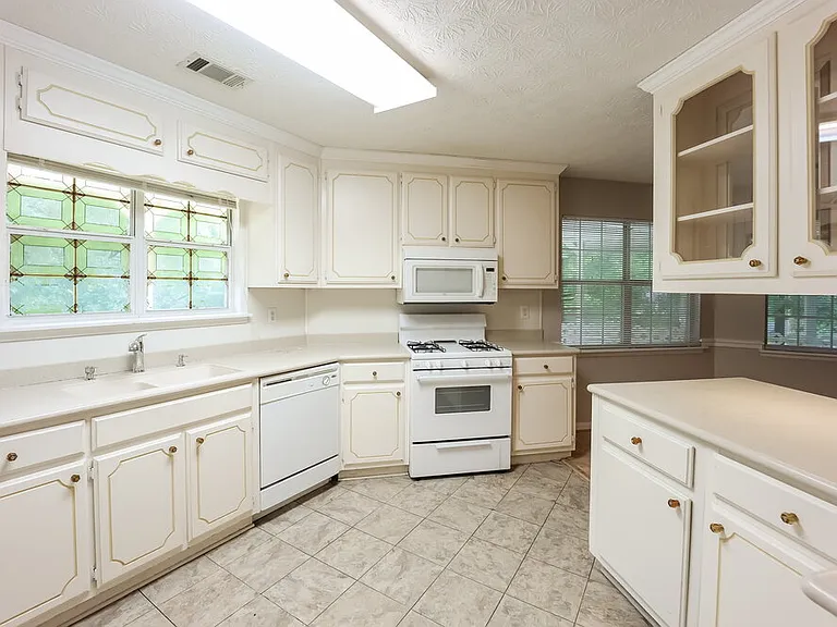 85 Lakeside Dr — Photo 9