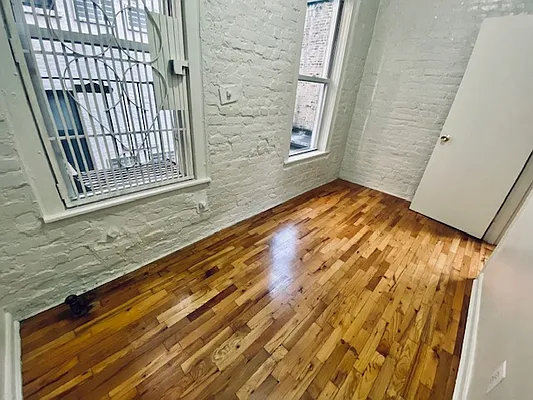 Rented by Compass | media 21