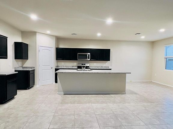 4th image of 36611 W Santa Clara Ave
