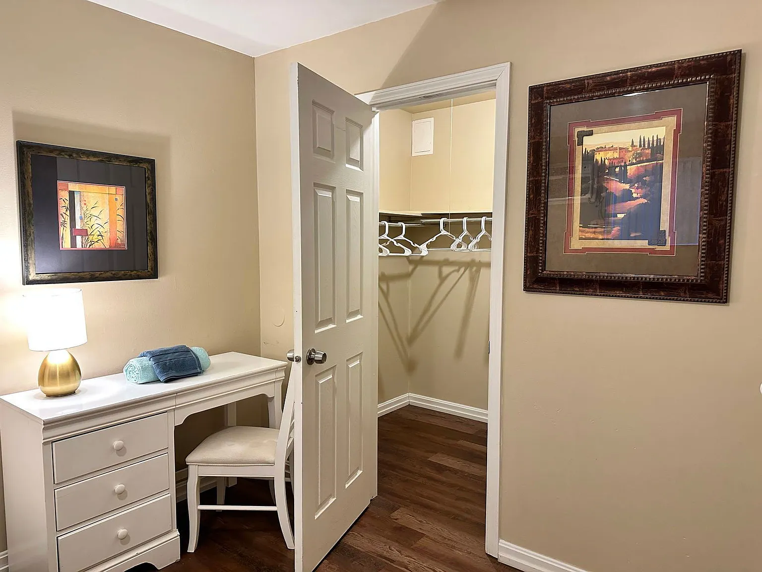 2 bed, 1.0 bath, 800 sqft, $1,795 — Photo 3