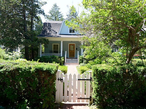 5th image of 10 Pleasant Ave