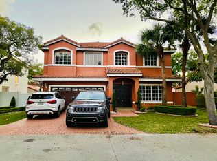 8950 NW 189th Ter, Hialeah, FL 33018