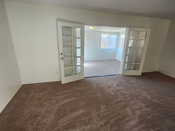 5th image of 1943 Miramar St