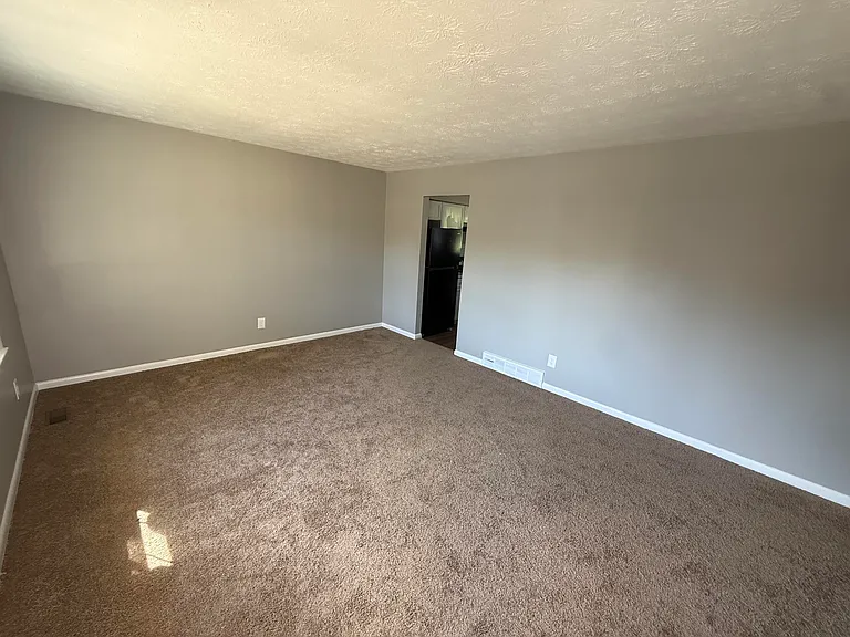 1333 Ox Hill Dr — Photo 4
