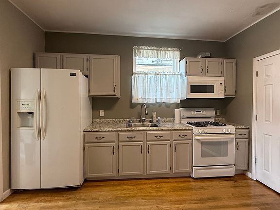 4th image of 2821 N Ridgeway Ave