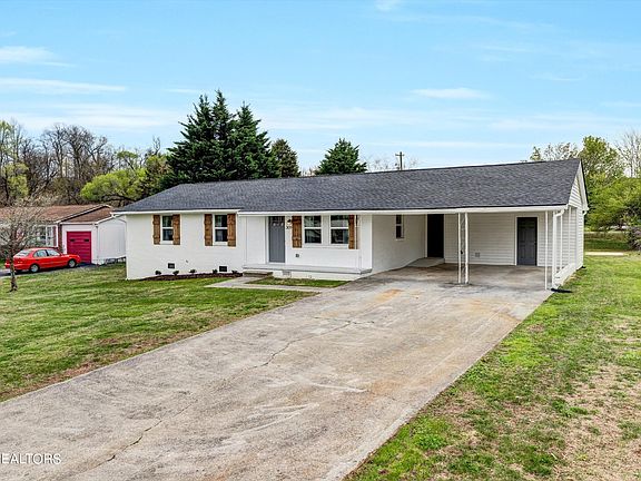 3rd image of 309 David Ln