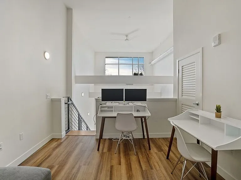 950 Lofts — Photo 6