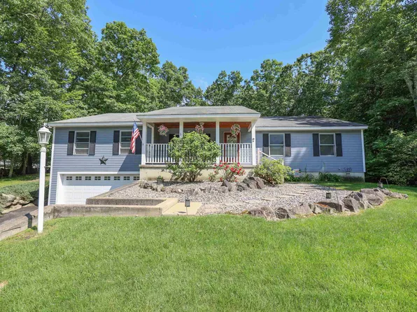 2 Huckins Drive, Newmarket, NH 03857