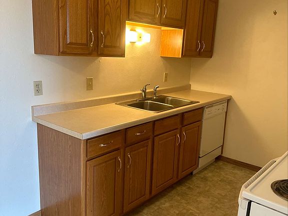 4th image of 912 21st St NW #9