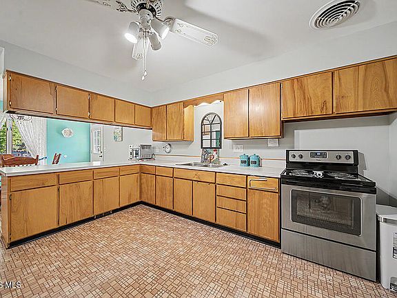 2nd image of 418 Mona Ln