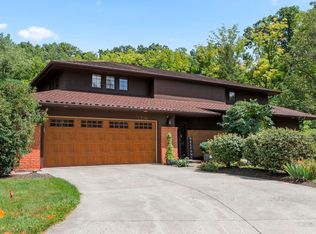 7110 Blue Creek Dr, Fort Wayne, IN 46804