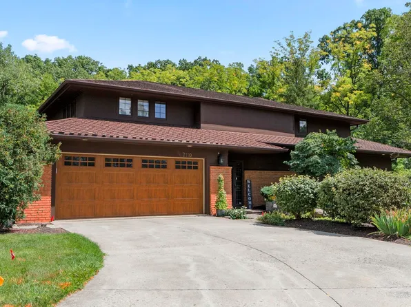 7110 Blue Creek Dr, Fort Wayne, IN 46804