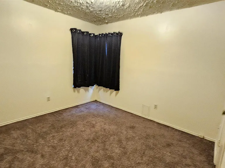 8731 Croteau Dr — Photo 17