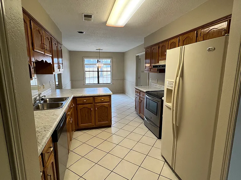 3433 Sunswept Dr — Photo 10