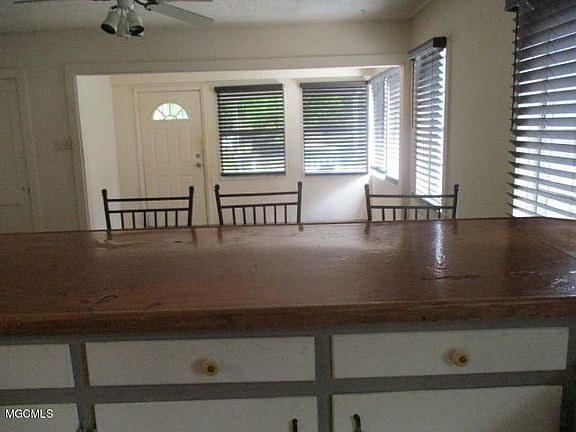 5th image of 2713 Broadmoor Pl