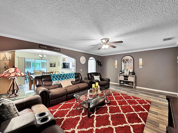 4th image of 11563 Hickory Oak Dr