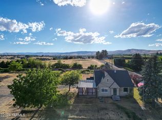 724 Ghormley Rd, Yakima, WA 98908